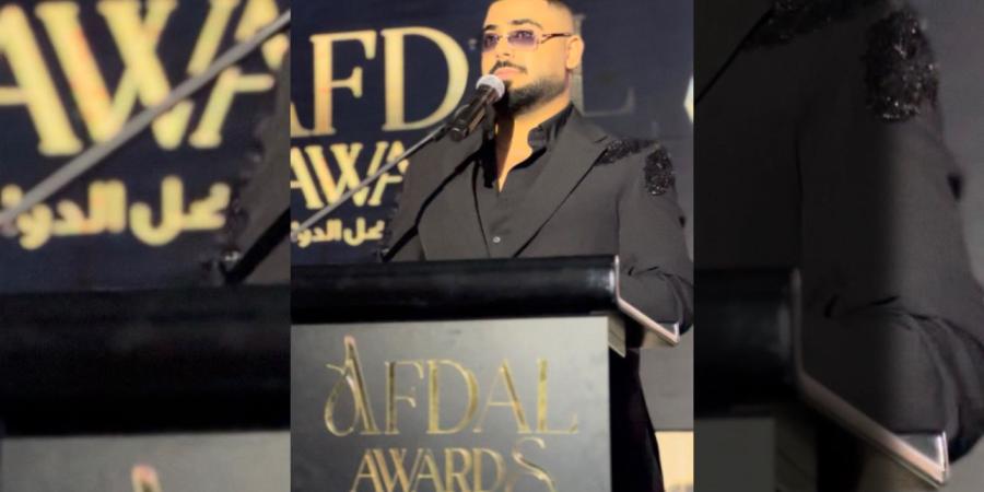 نجاح الاخرس لهذا العام تخطى وعوده ويحظى بجائزة افضل نجم عربي شاب .